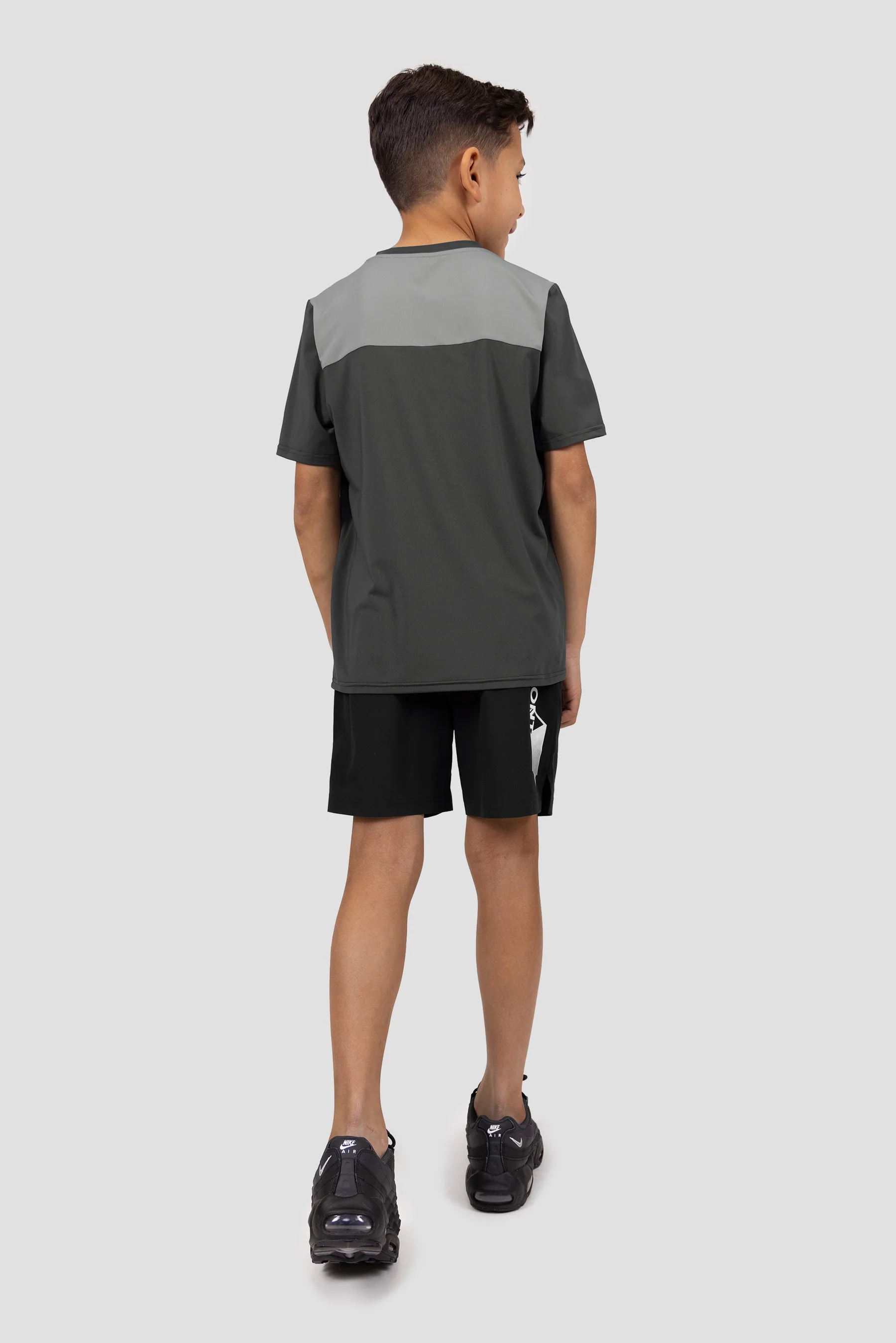 Boys MTX Run T-Shirt - Asphalt/Platinum Grey 5 Boys MTX Run T-Shirt - Asphalt/Platinum Grey