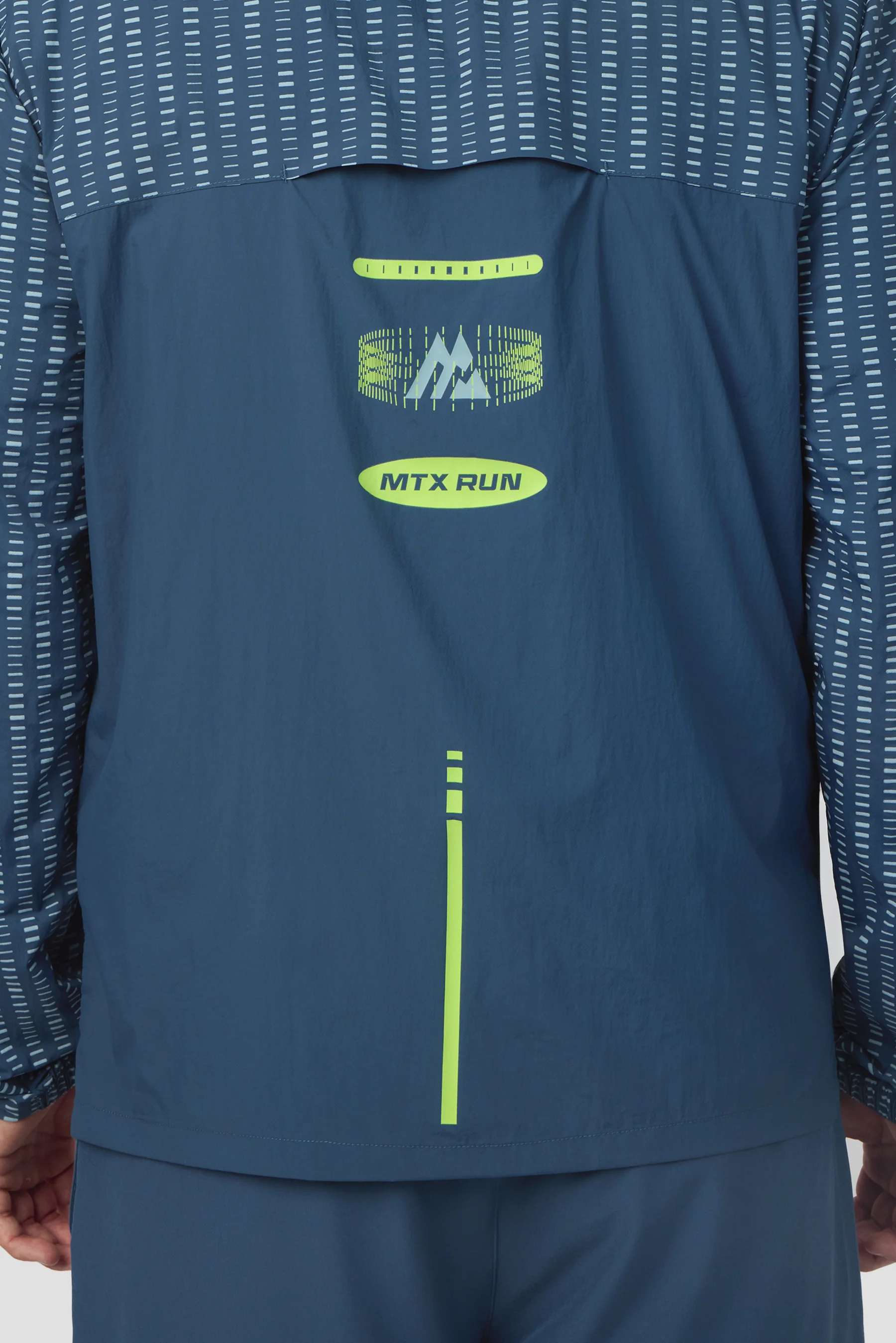 MTX Run Tempo Windbreaker - Naval 7 MTX Run Tempo Windbreaker - Naval